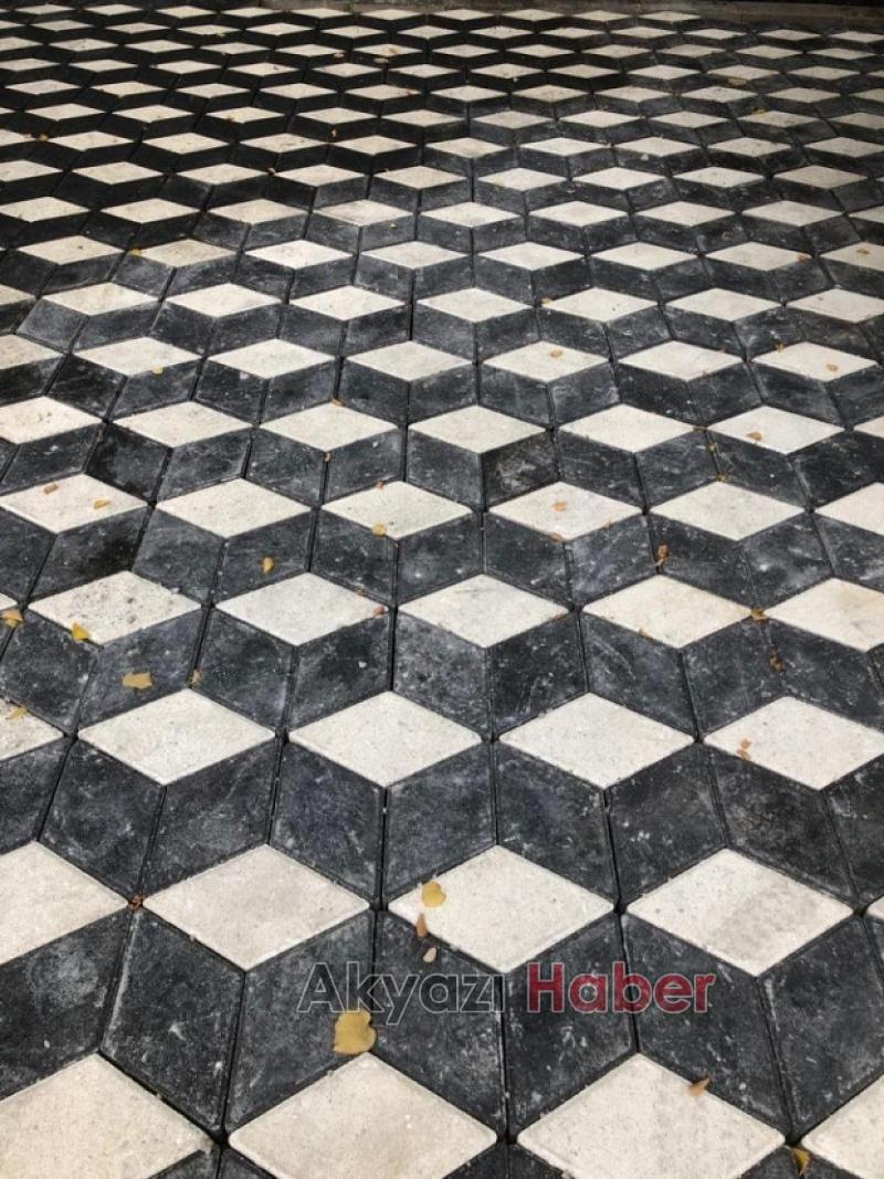 Standart kilitli parke taşı yenilendi 