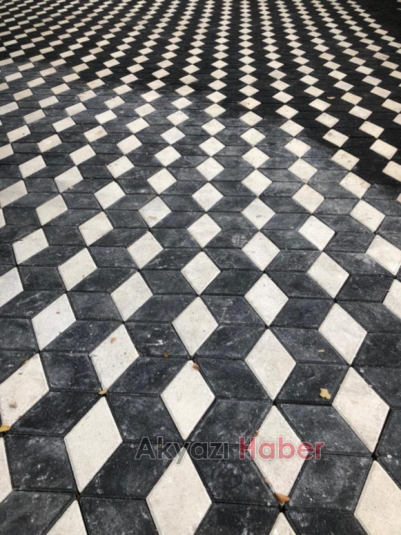 Standart kilitli parke taşı yenilendi 