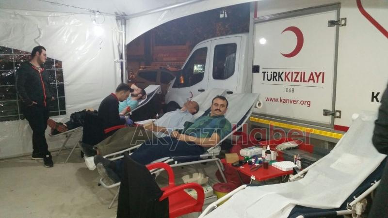 Stoklar azaldı Kızılay kan bağışı düzenledi