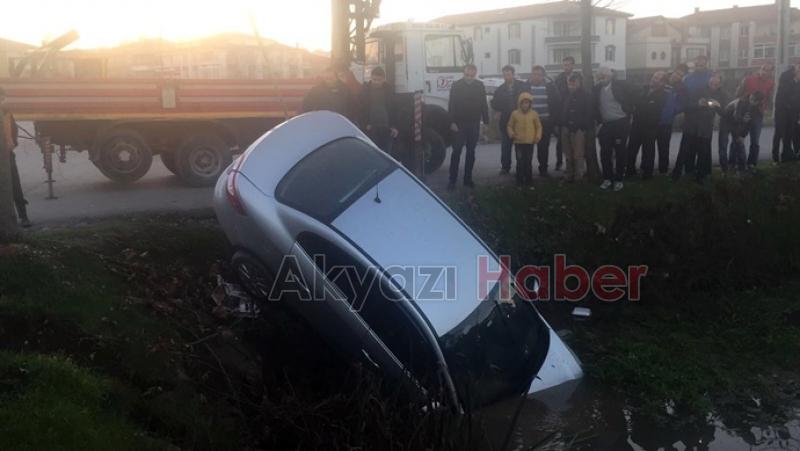 Su kanalına uçan otomobilde boğuluyordu 