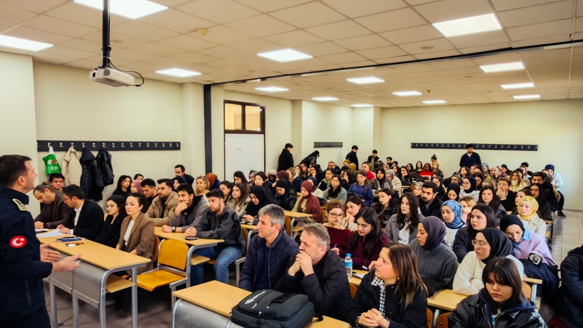 SUBÜ Akyazı’da yangın söndürme ve tahliye tatbikatı