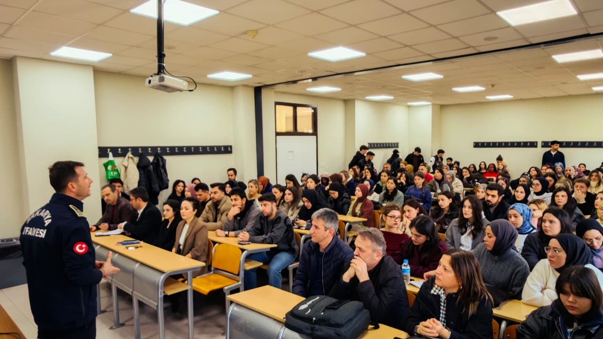 SUBÜ Akyazı’da yangın söndürme ve tahliye tatbikatı