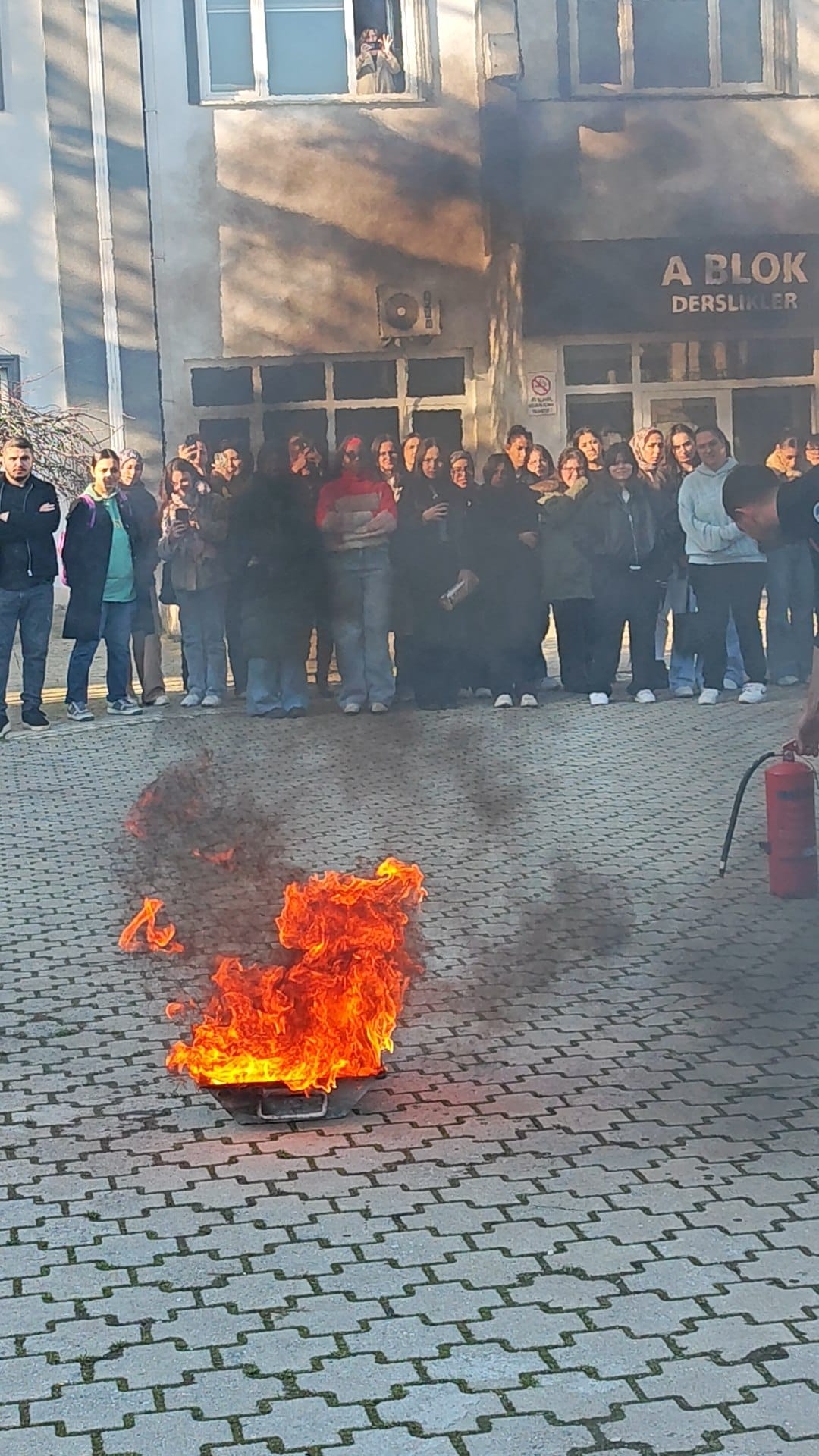 SUBÜ Akyazı’da yangın söndürme ve tahliye tatbikatı