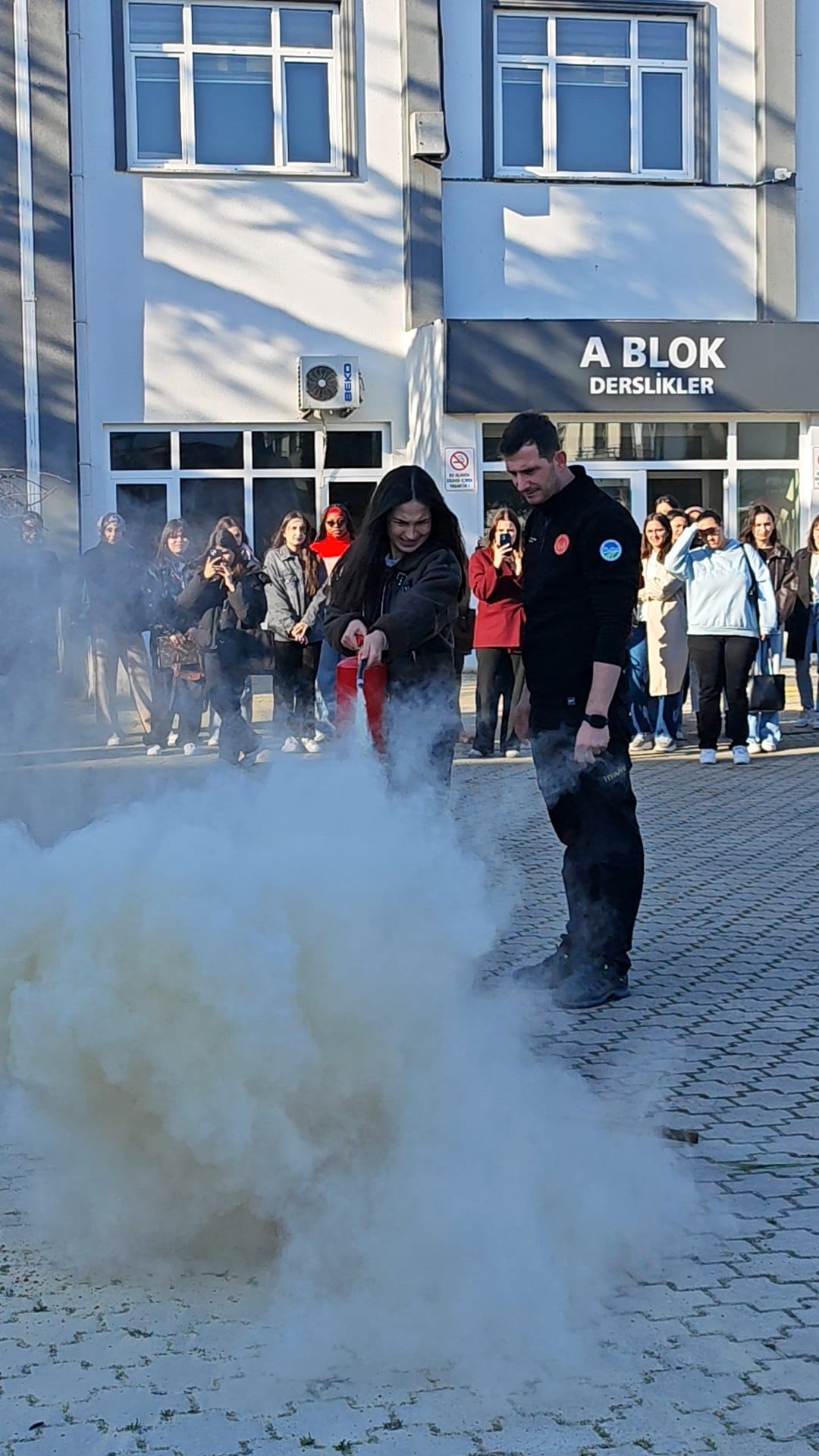 SUBÜ Akyazı’da yangın söndürme ve tahliye tatbikatı