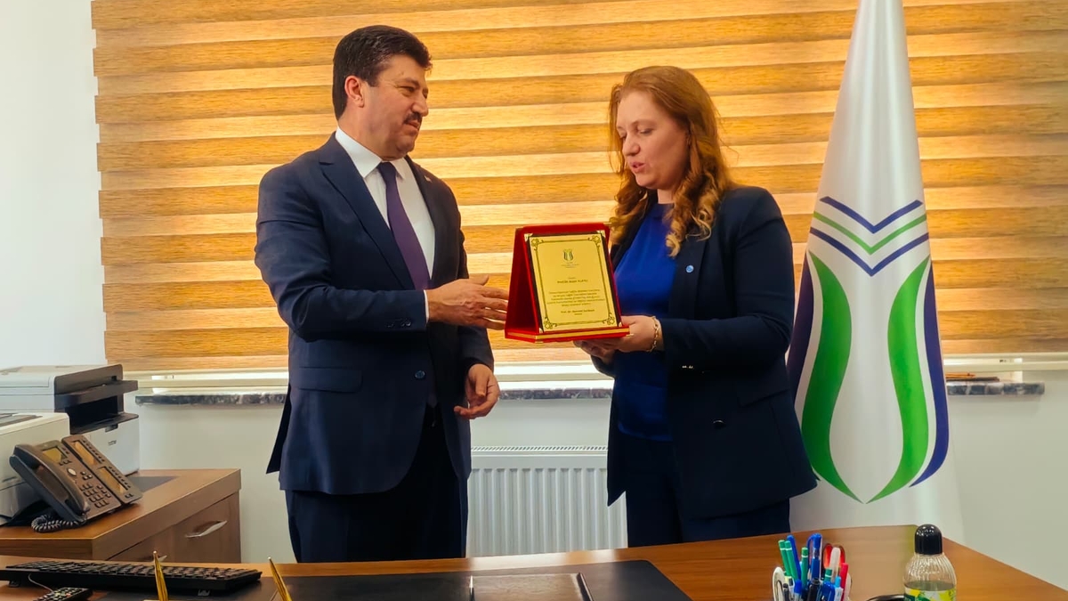 SUBÜ’nün sağlık birimlerinde bayrak değişimi