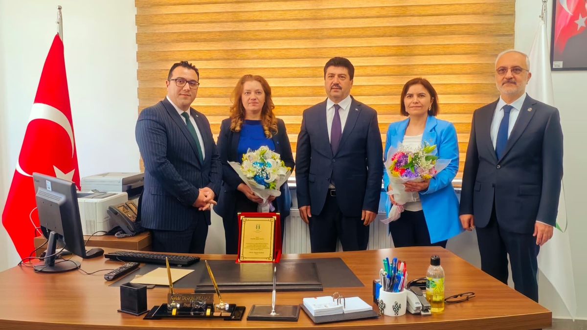 SUBÜ’nün sağlık birimlerinde bayrak değişimi