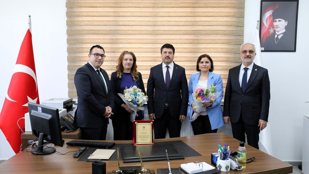 SUBÜ’nün sağlık birimlerinde bayrak değişimi