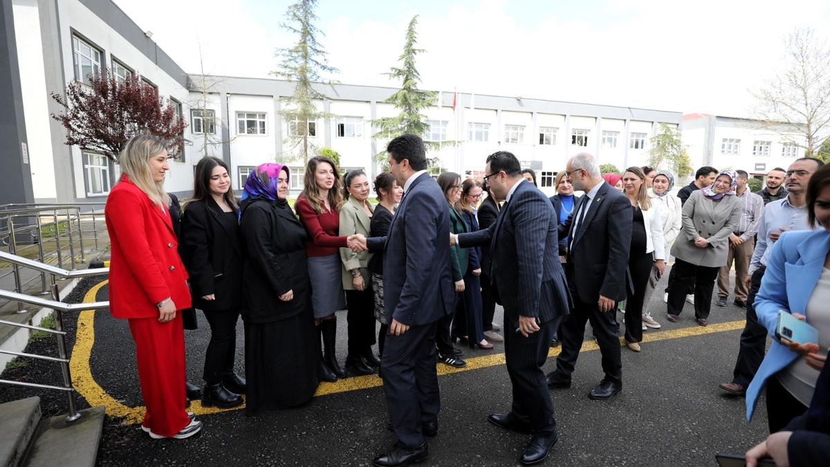 SUBÜ’nün sağlık birimlerinde bayrak değişimi
