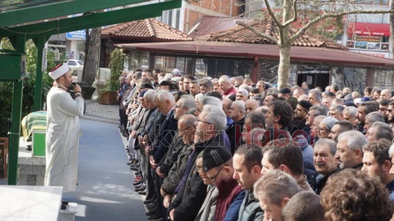 Şükran Meydan Dualarla Defnedildi