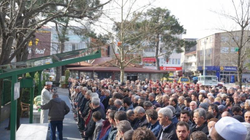 Şükran Meydan Dualarla Defnedildi