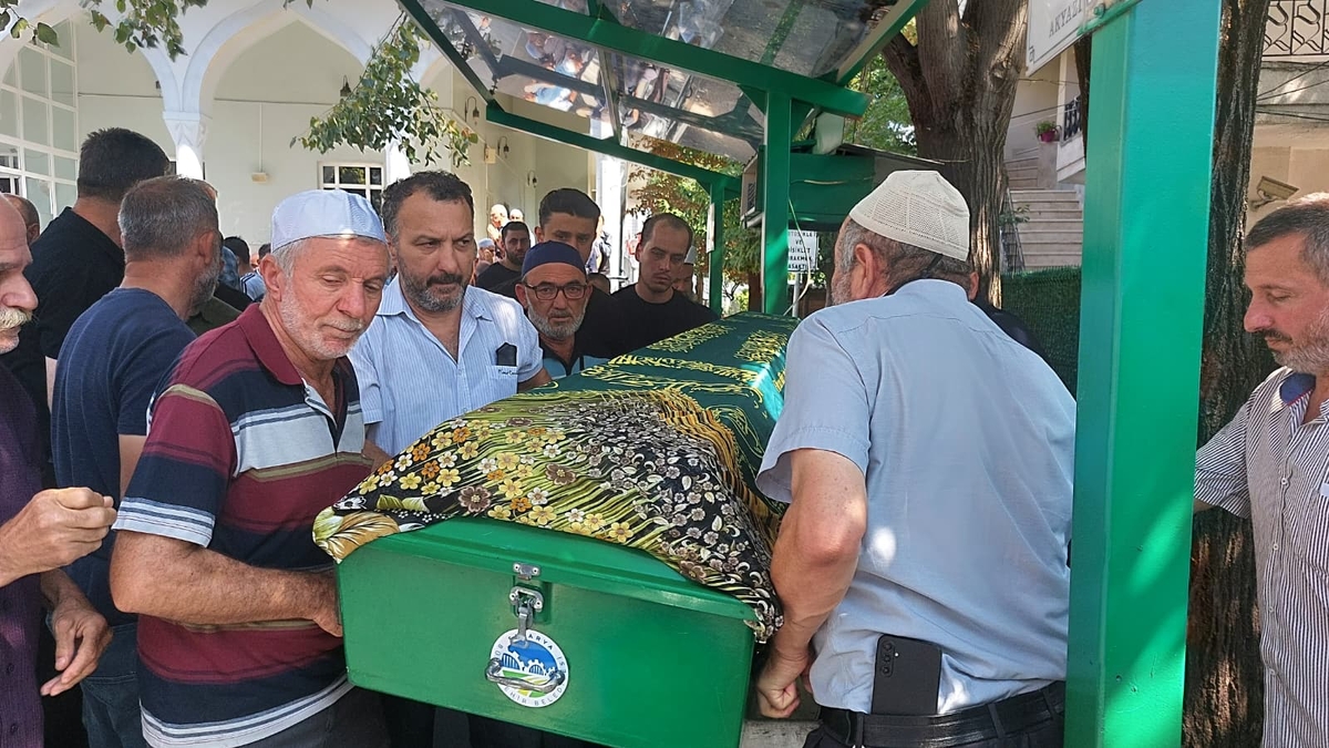 Şükriye Bodur Toprağa Verildi.