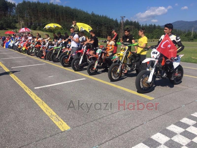 Süpermotocularımız Bulgaristan'da Kürsüye Çıktı