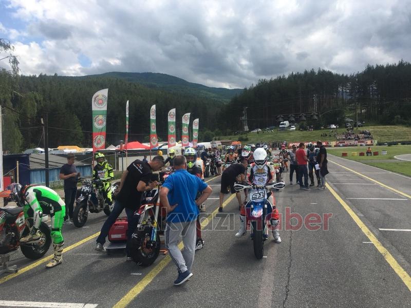 Süpermotocularımız Bulgaristan'da Kürsüye Çıktı