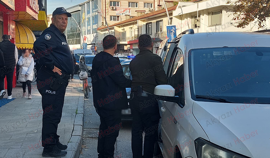 Şüpheli Araç Caddede Durduruldu, Uyuşturucu Maddeler Ele Geçirildi