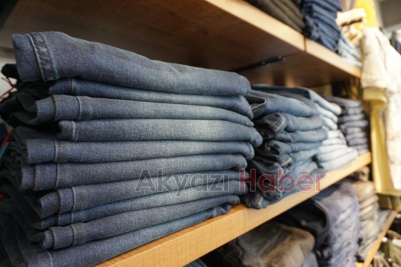 Süvari ve Koton Akyazıda Açıldı