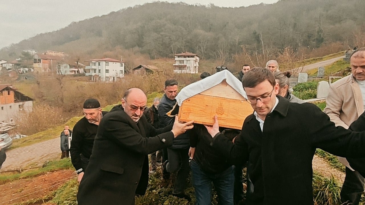 Tahir Kara Dualarla Ebediyete Uğurlandı.