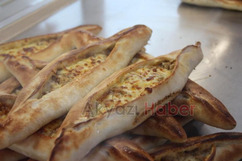 Tamamen Doğal Kardeşler Pide ve Börek Salonu Hizmetinizde