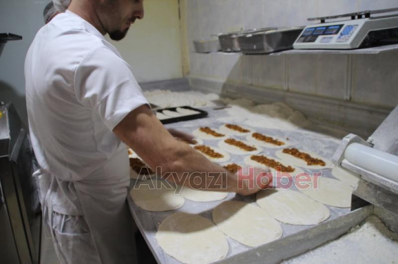 Tamamen Doğal Kardeşler Pide ve Börek Salonu Hizmetinizde