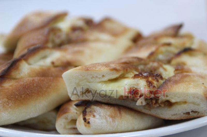 Tamamen Doğal Kardeşler Pide ve Börek Salonu Hizmetinizde