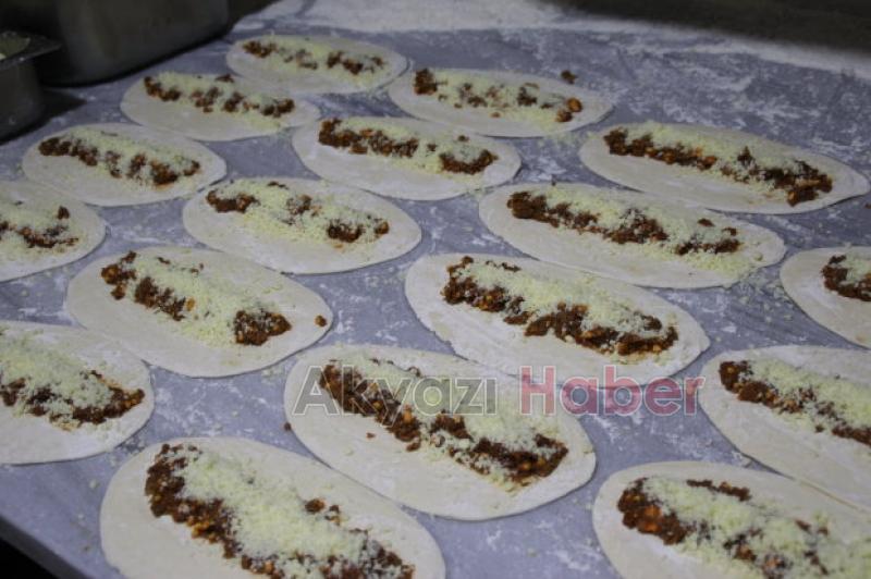 Tamamen Doğal Kardeşler Pide ve Börek Salonu Hizmetinizde