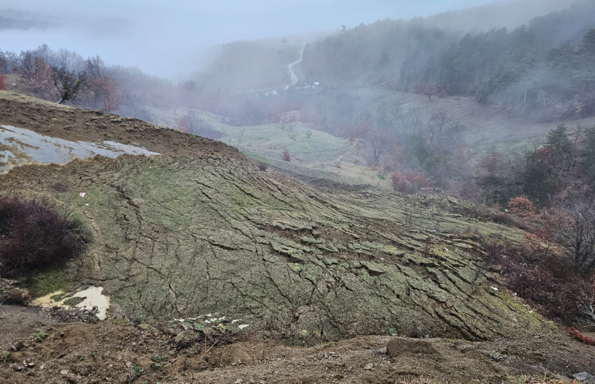 Taraklı'da heyelan