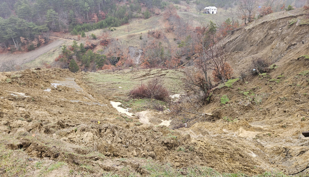 Taraklı'da heyelan