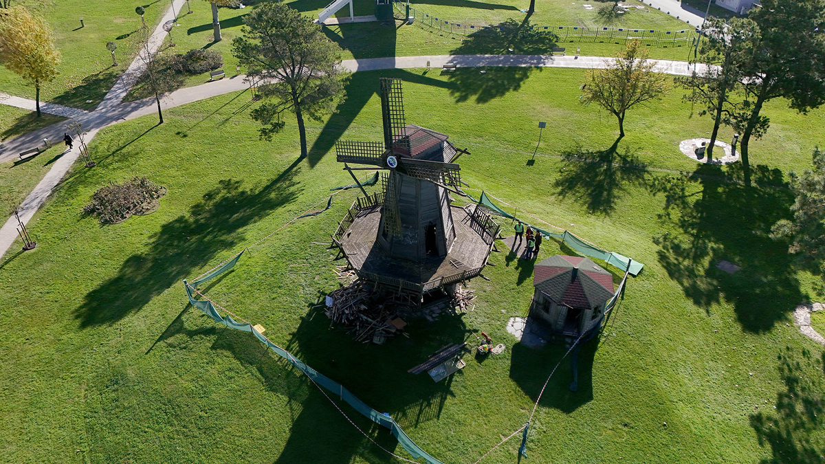 Tarihi Çark ve Yel Değirmeni’nde restorasyon başladı