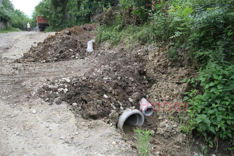 TAŞBURUN MAHALLESİNDE YAĞMUR SUYU HATTI ÇALIŞMALARI