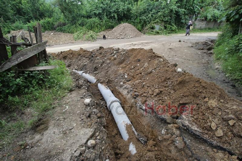 TAŞBURUN MAHALLESİNDE YAĞMUR SUYU HATTI ÇALIŞMALARI
