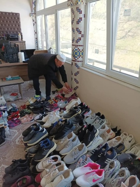 Taşburun Şehit Ali Camii'nde çocuklara bayram hediyesi