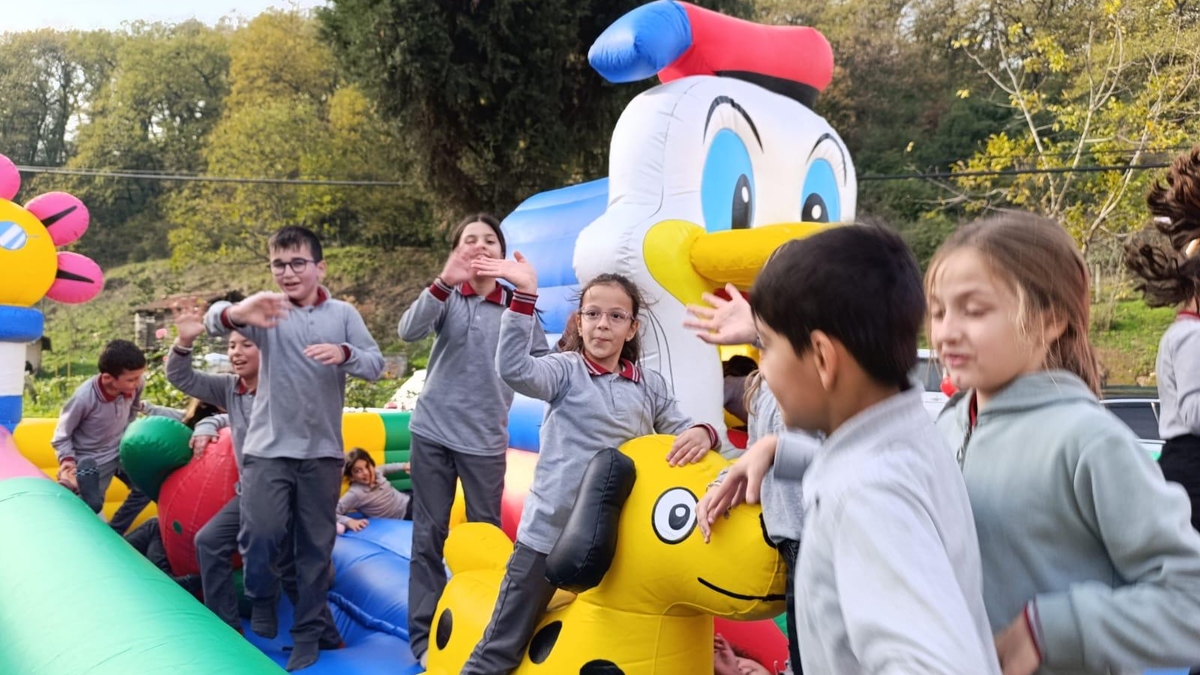 Taşburun Şehitali Camii Kur’an Kursu öğrencileri doyasıya eğlendi