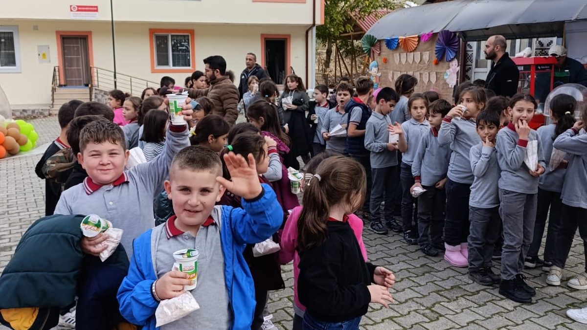 Taşburun Şehitali Camii Kur’an Kursu öğrencileri doyasıya eğlendi