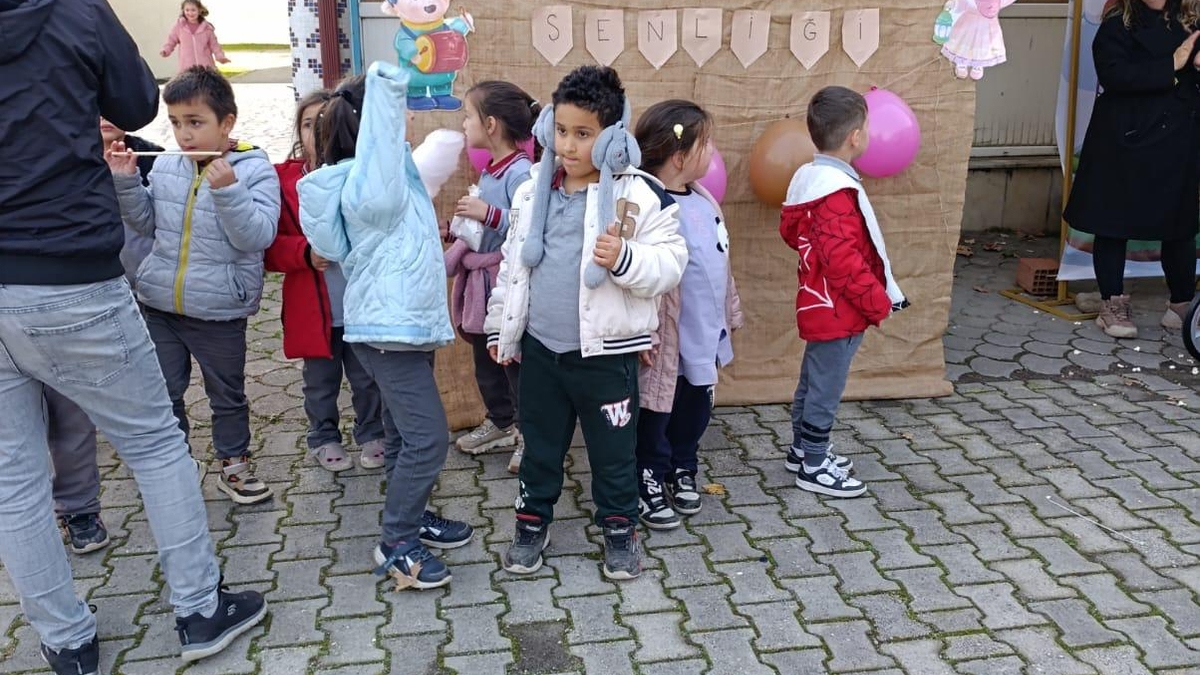 Taşburun Şehitali Camii Kur’an Kursu öğrencileri doyasıya eğlendi