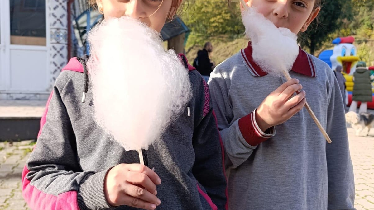 Taşburun Şehitali Camii Kur’an Kursu öğrencileri doyasıya eğlendi