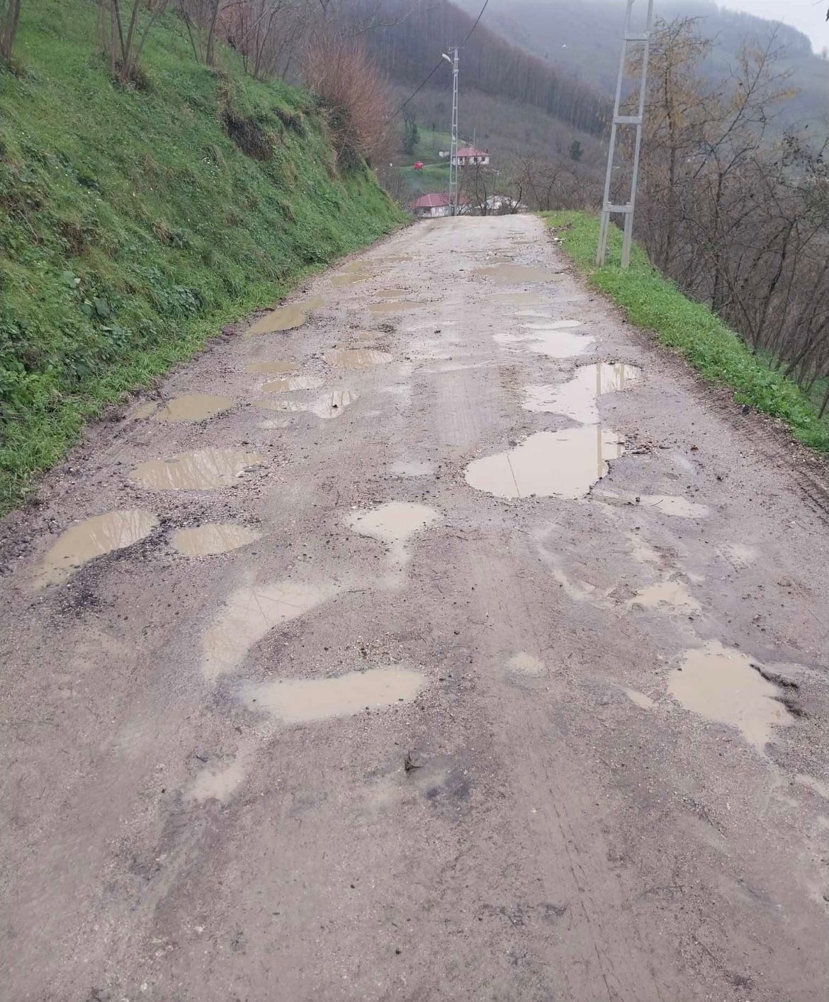 Taşyatak'tan bozuk yol tepkisi