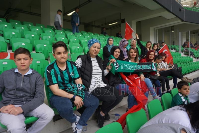 Tatangalar Akyazı Derneği bayan taraftarı unutmadı