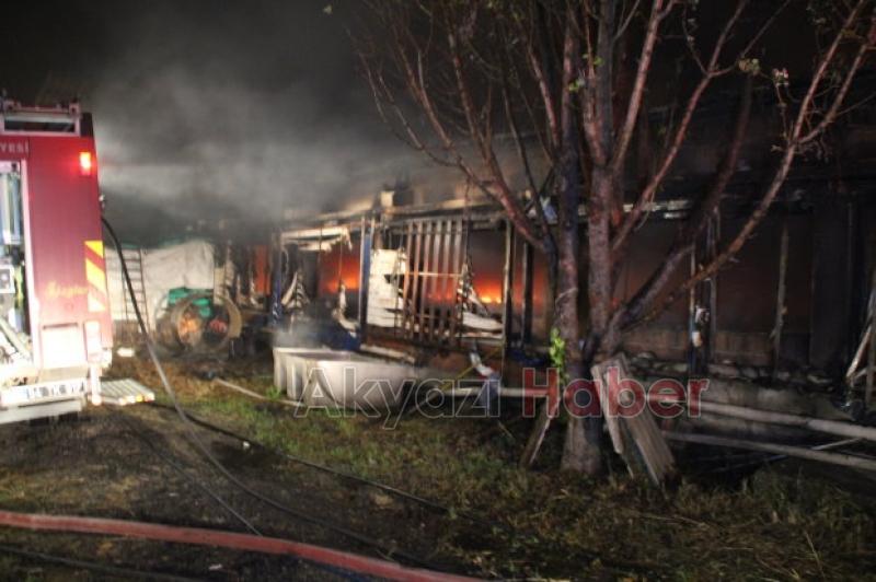  Tavuk Çiftliğinde Yangın