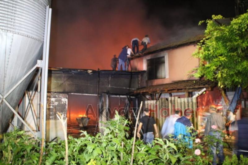  Tavuk Çiftliğinde Yangın