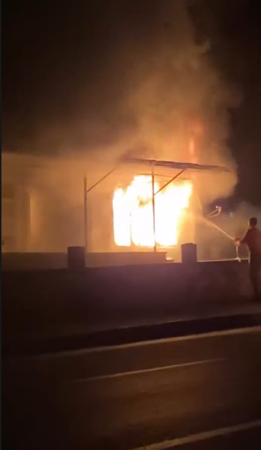 Tek katlı evde yangın çıktı