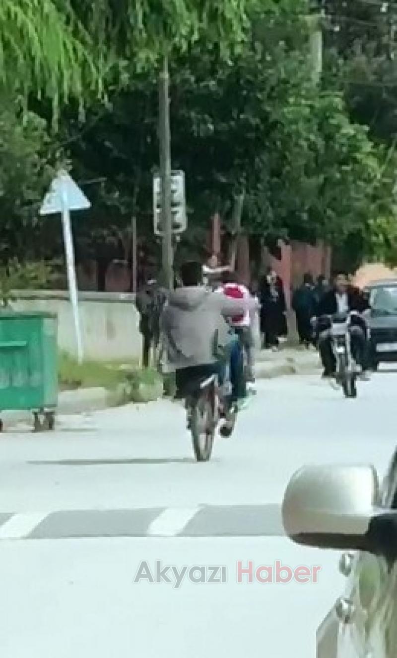 Tek teker üzerinde tehlikeli hareketler