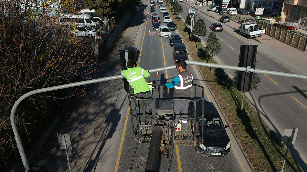TEK yolunda  plastik ferforje önlemi