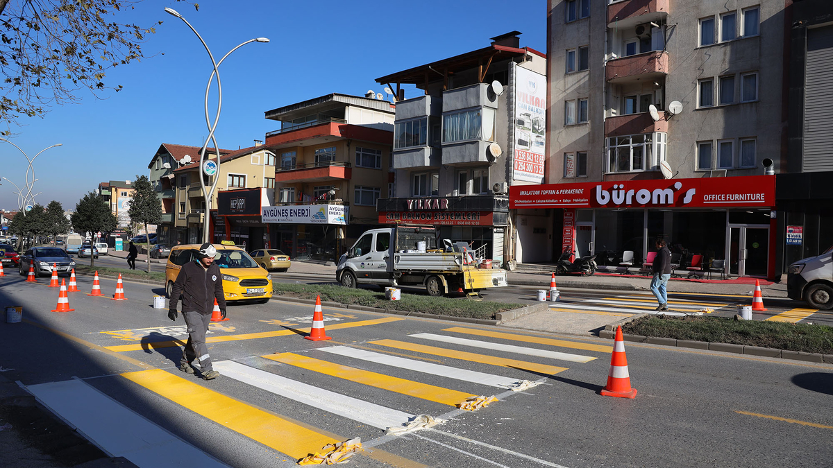 TEK yolunda  plastik ferforje önlemi