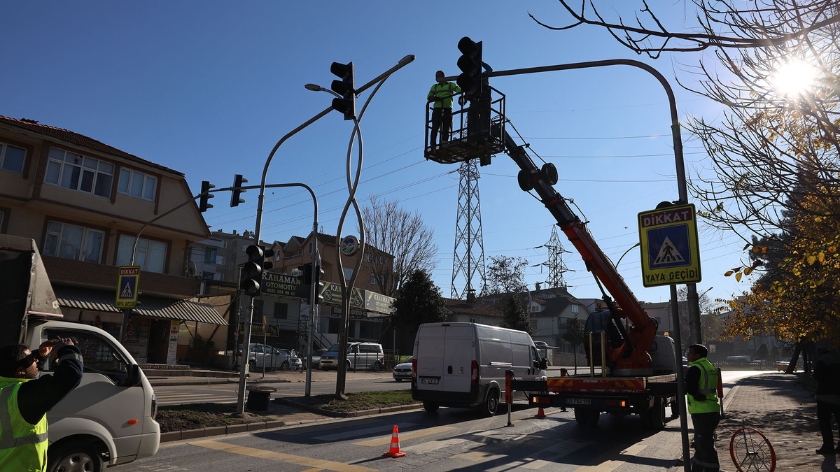 TEK yolunda  plastik ferforje önlemi