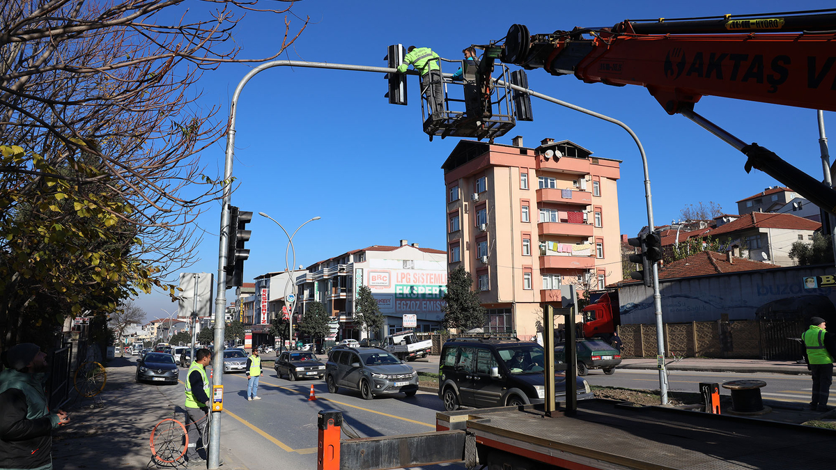 TEK yolunda  plastik ferforje önlemi