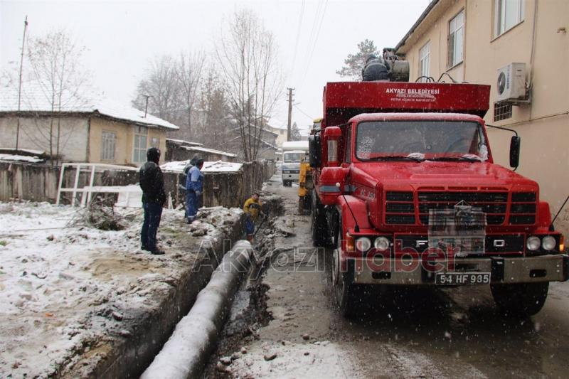 TEKNİK EKİPLER KAR KIŞ SOĞUK DEMEDEN ARALIKSIZ ÇALIŞIYOR