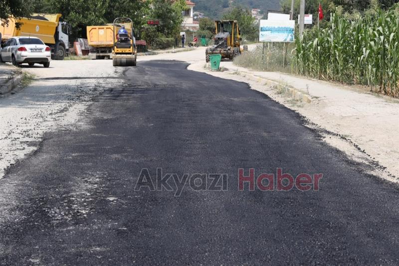 Teknik Ekipler Kuzuluk’ta Asfalt Yama Çalışmalarını Sürdürüyor