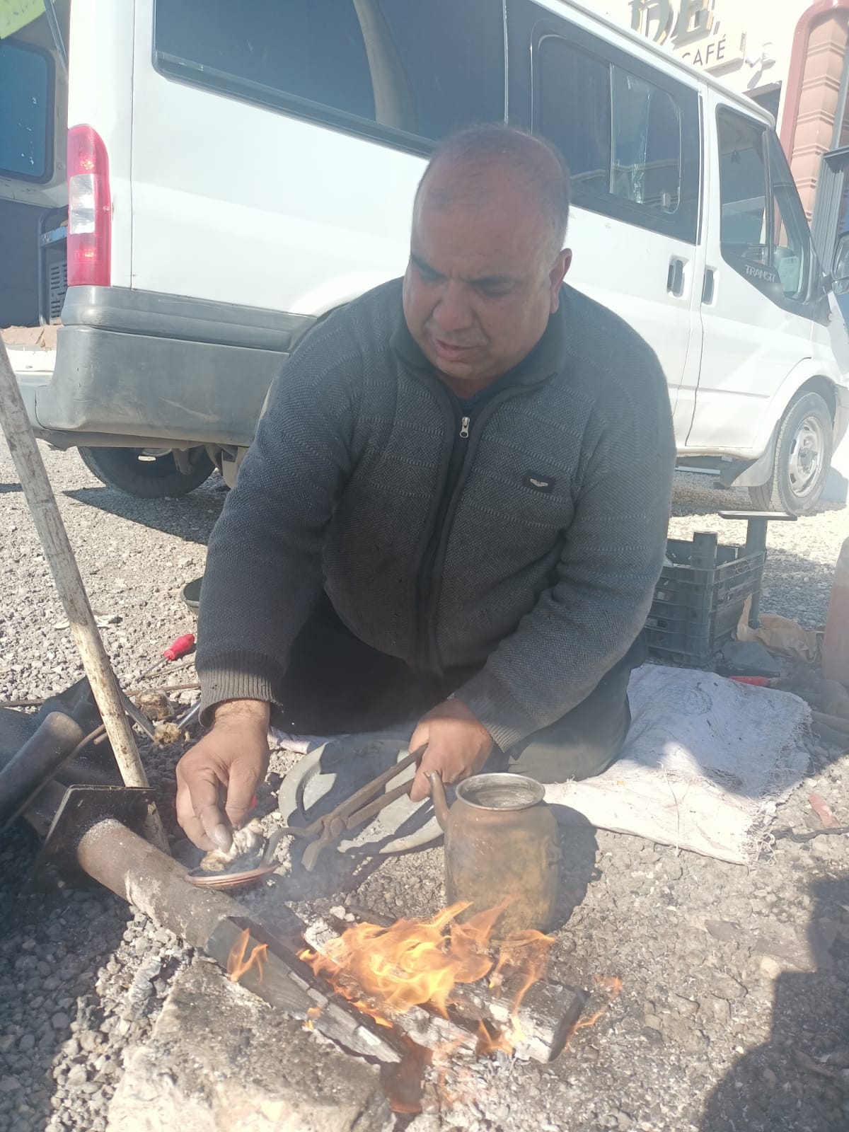 Teknoloji bitirdi ama o bırakmadı: Kalay ustası direnişte