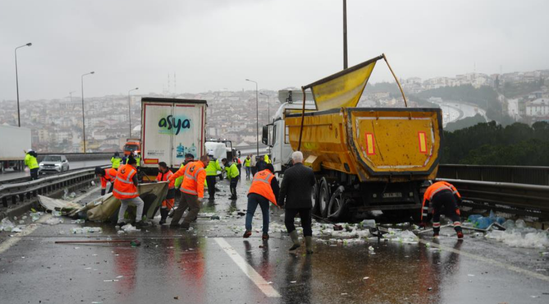 TEM'de 6 araç birbirine girdi