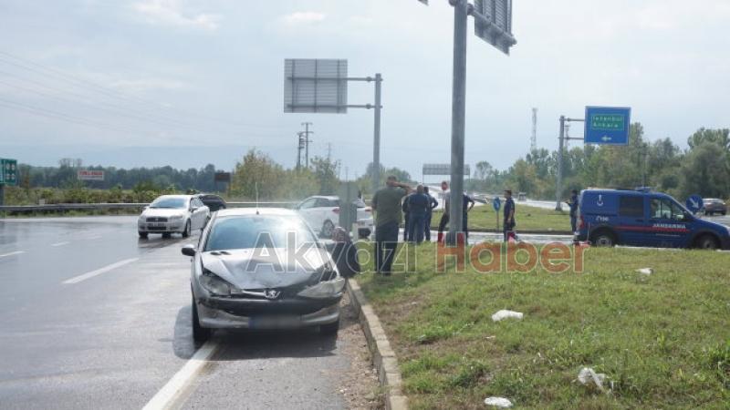 TEM kavşağında kaza