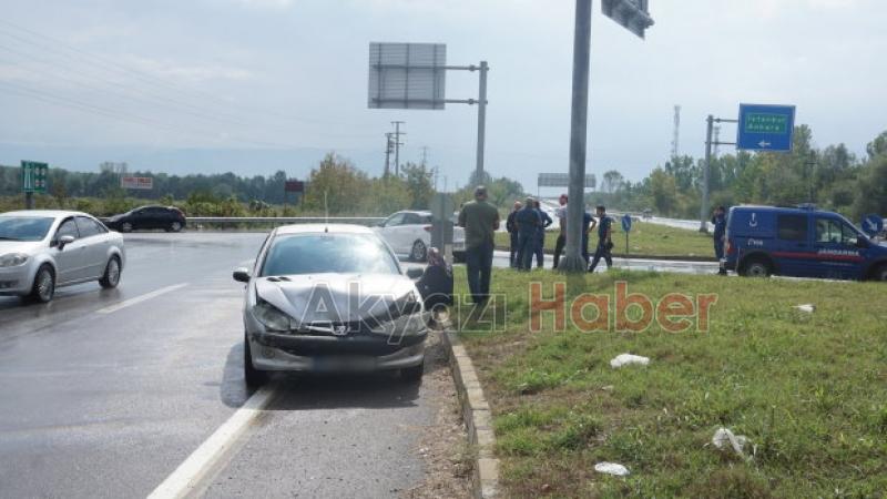 TEM kavşağında kaza